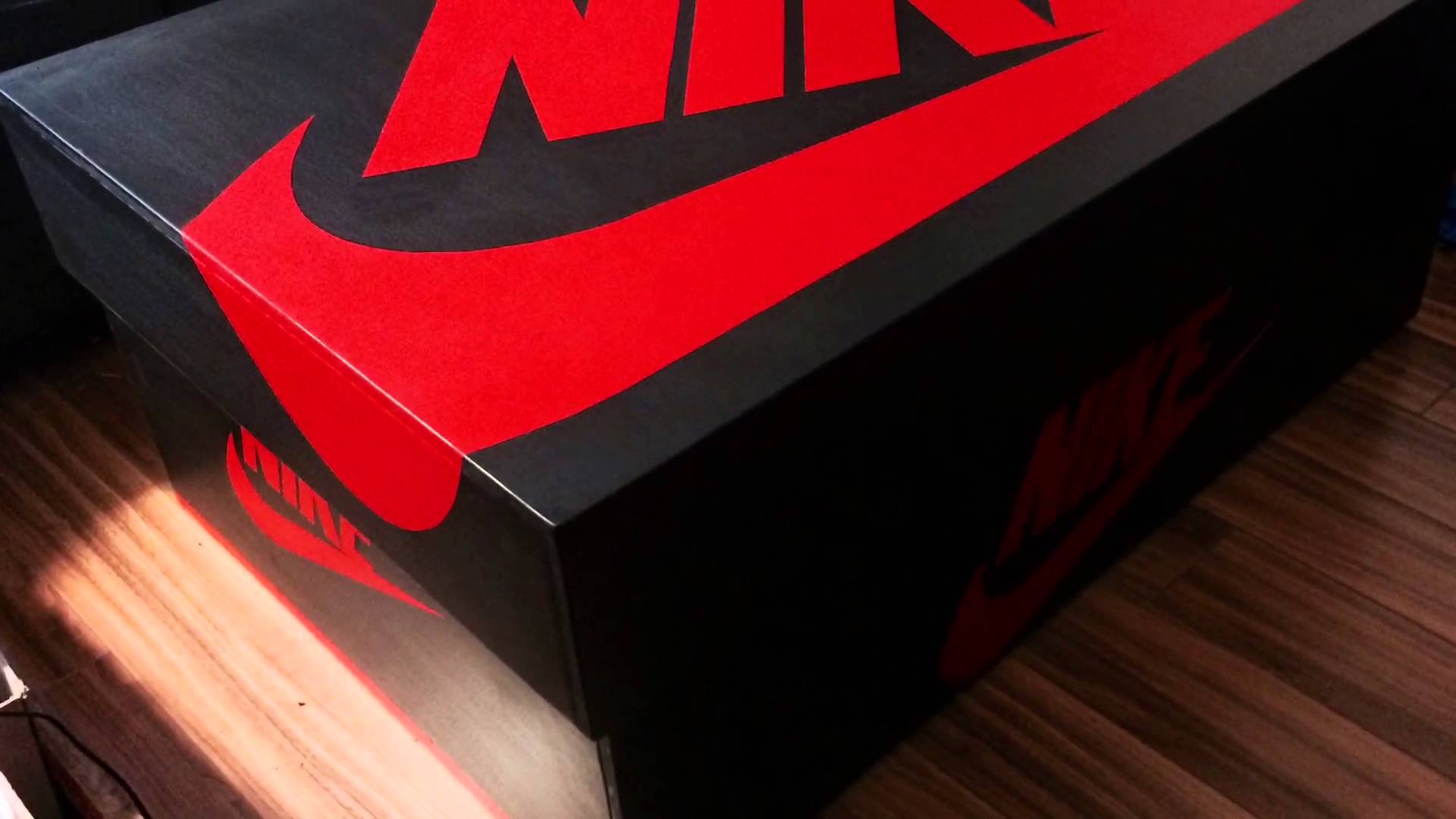 nike shoe box size and weight